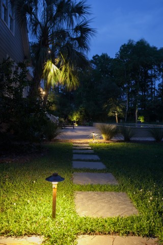 front yard lighting that can be used in saltwater climates